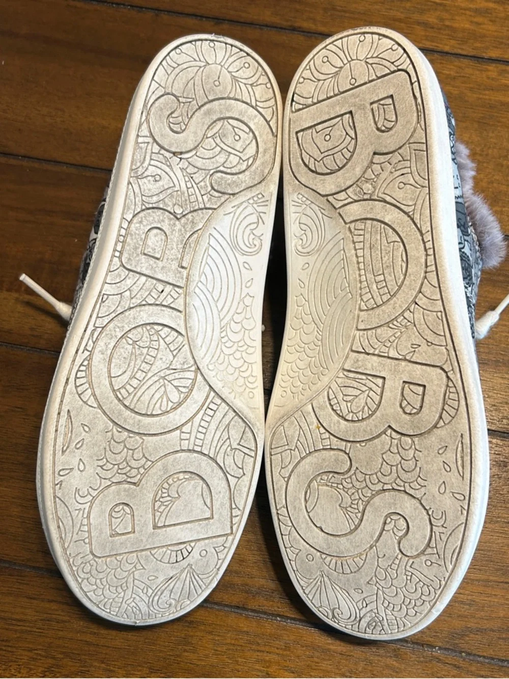 Skechers BOBS Beach Bingo Faux-Fur Lined Slip-On Sneakers - Dog Party Sz.6.5 - Picture 4 of 5